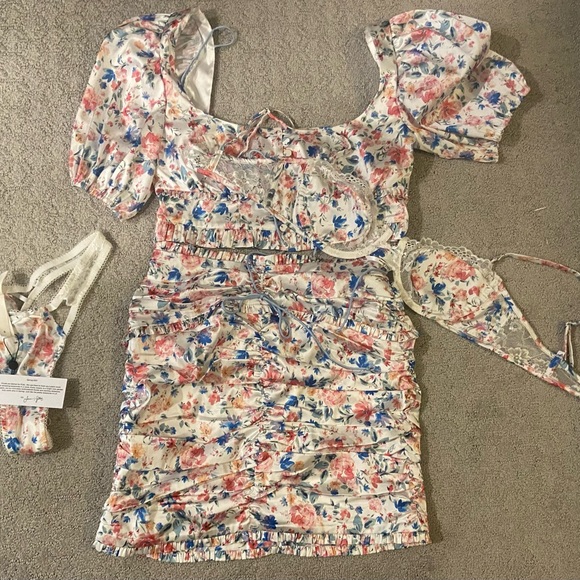 NWT- FL&L Juliet Set- Skirt (M), Top (S), Thong (S) & Bra (32DD)- Festivals - Picture 6 of 15